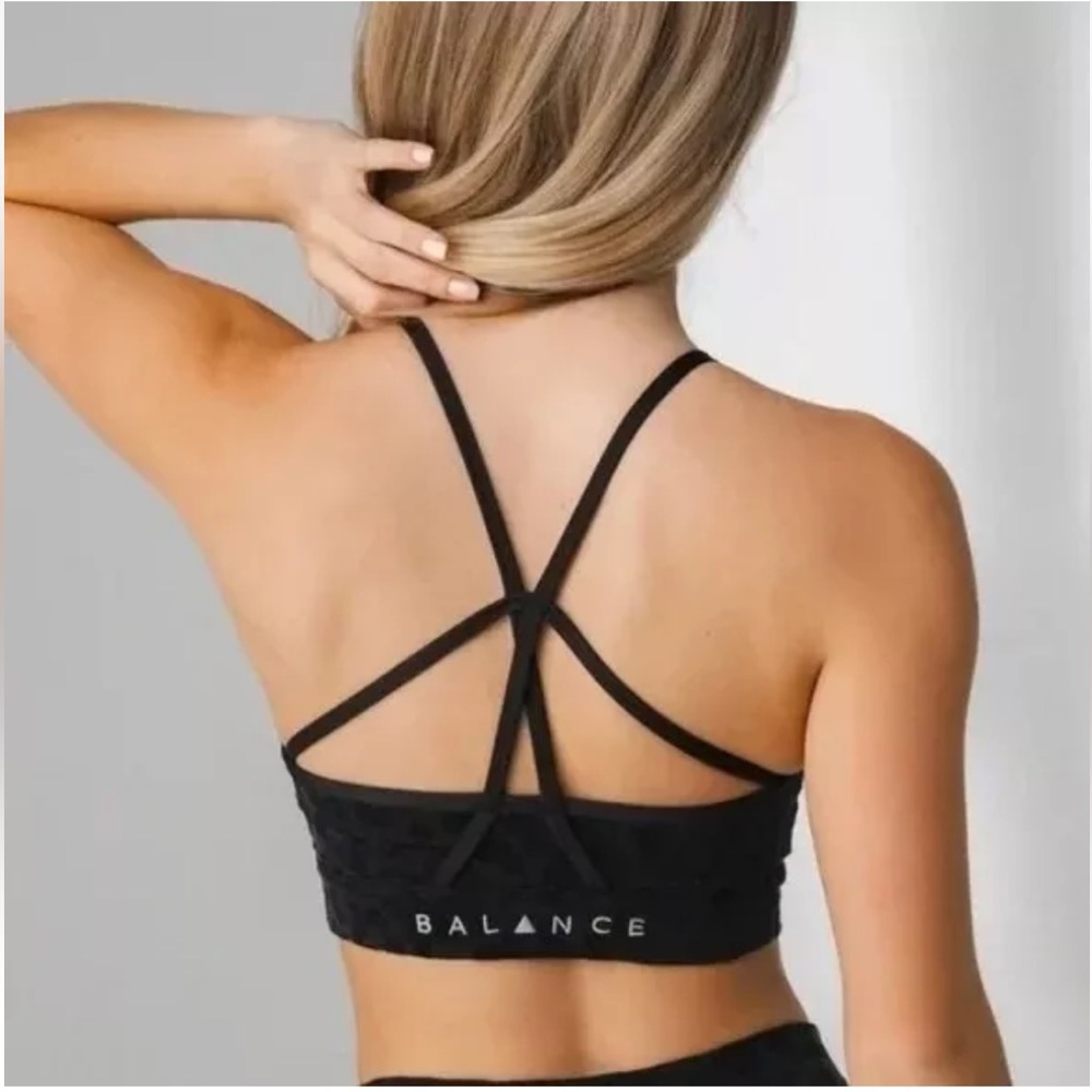 Balance Athletica Vitality Lux Form Bra Panther Black Sports Bra Size M - Picture 2 of 9